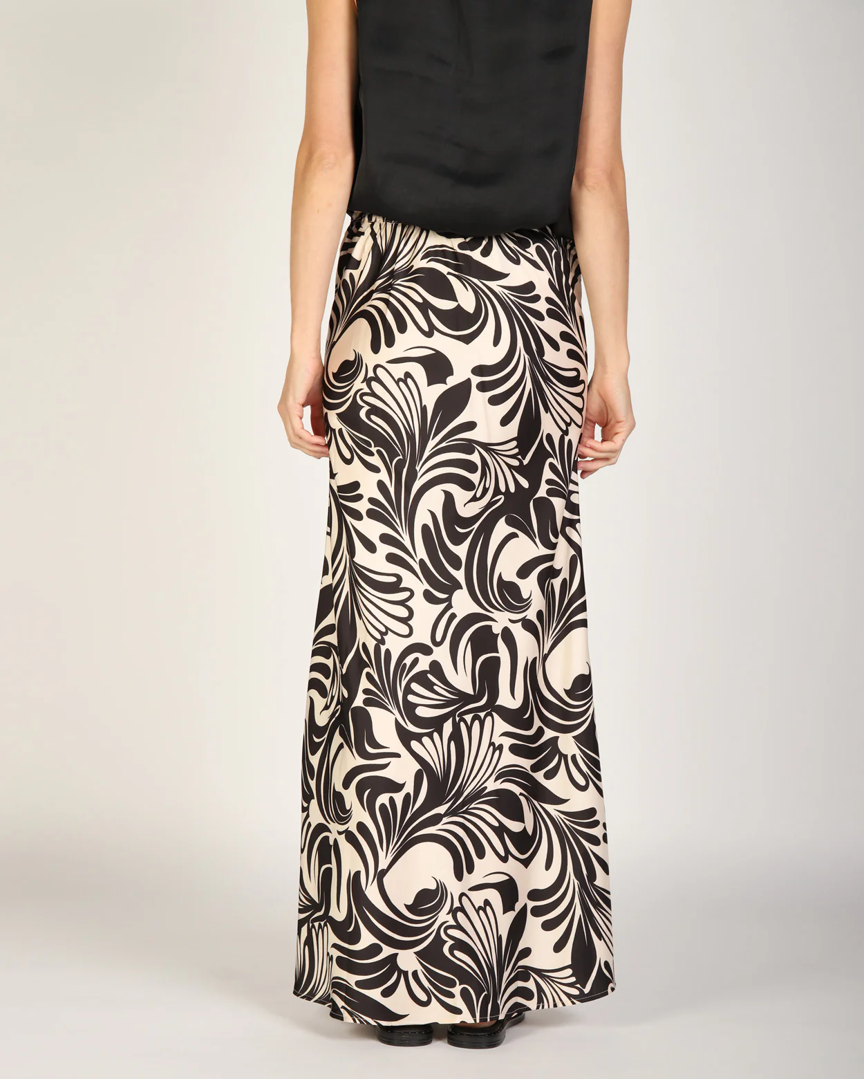 Bloom Skirt - White / Black - Image 4