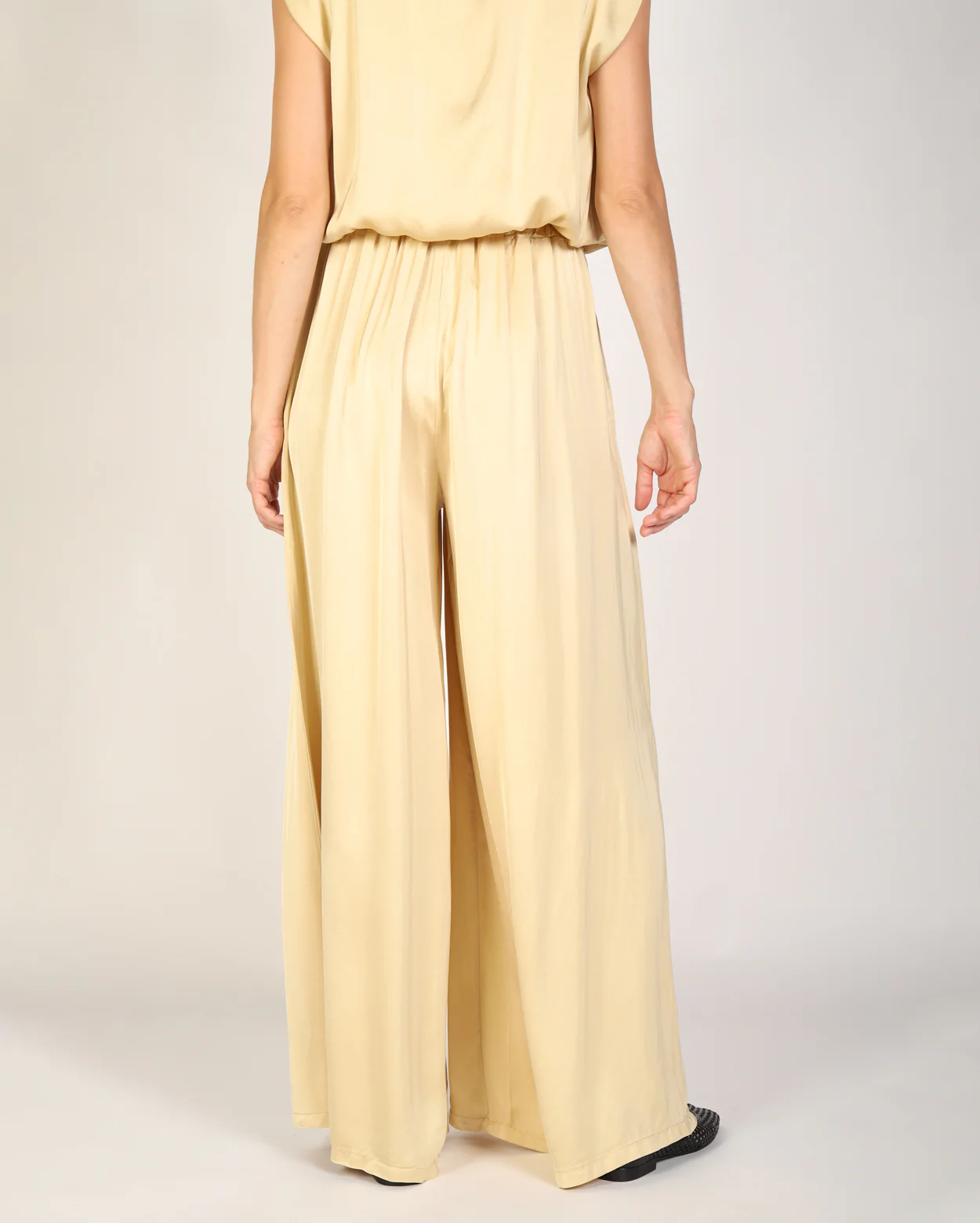 Elise Pant  - Latte - Image 5