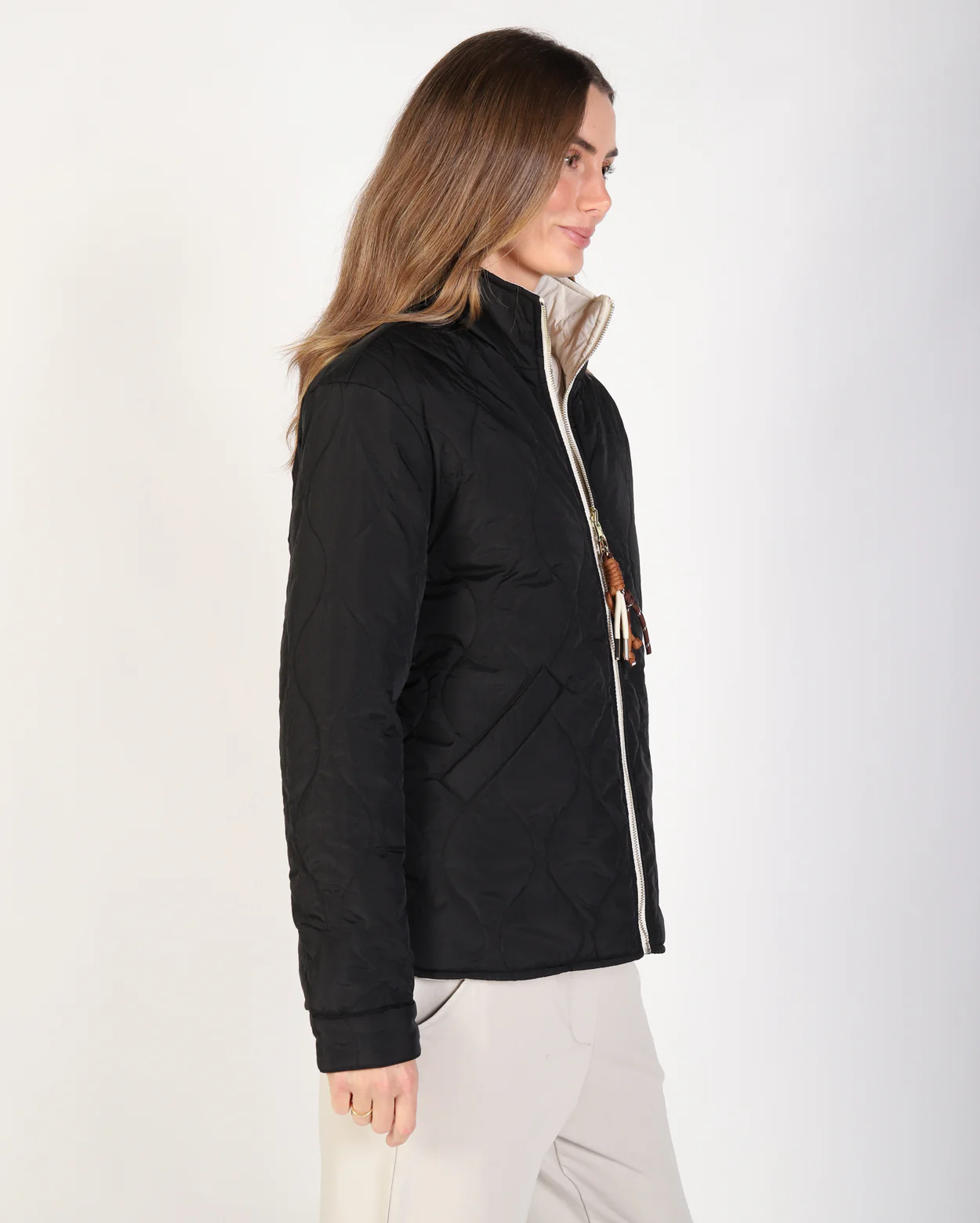 Elma Puffer Jacket - Black / Cream - Image 3